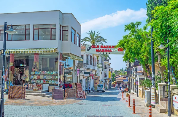 Eski ın Bazaarı giderken