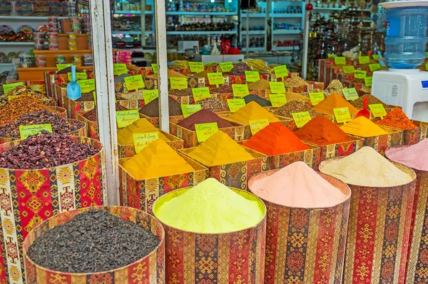 De spice stall in toeristische markt — Stockfoto