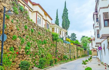 Eski sur ile sokak