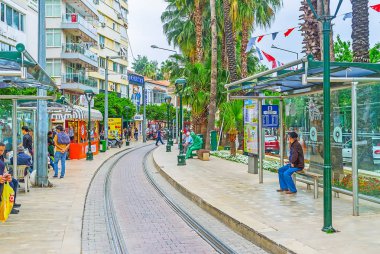 Atatürk prospekti tramvay istasyonu