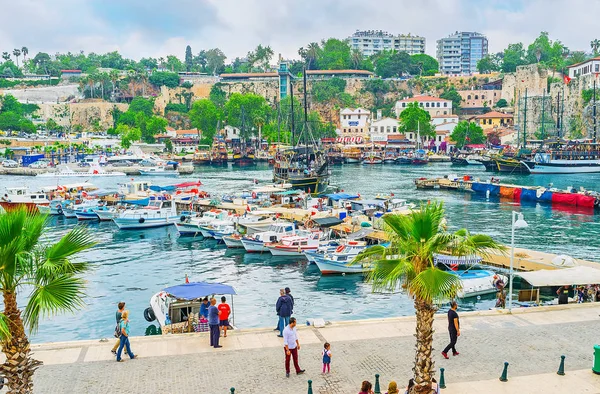 Ontdek de oude jachthaven van Antalya — Stockfoto