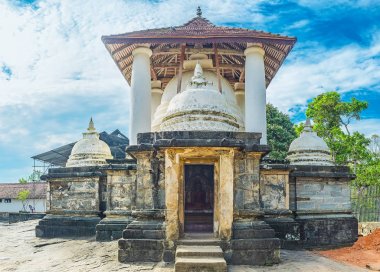 Antik Budist tapınağı