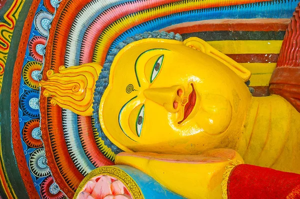 Обличчя лежить Будди — стокове фото