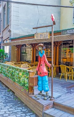 Tbilisi, Sioni sokakta renkli heykel