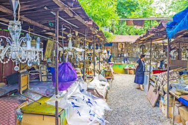 Klasik Avizeler Tiflis bit pazarı içinde