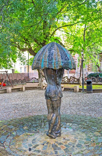 Pareja bajo la lluvia en Tiflis —  Fotos de Stock