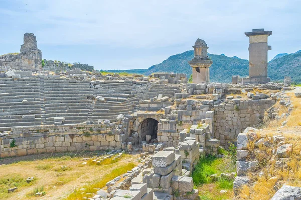 De främsta landmärkena vid Xanthos — Stockfoto