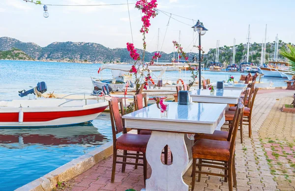 Restaurant at the port — Stock Photo, Image