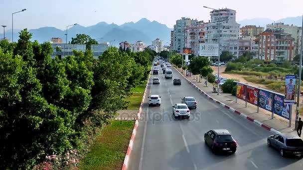 A estrada na avenida Ataturk — Vídeo de Stock
