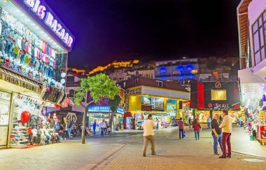 Kapalı Çarşı tepelik sokak