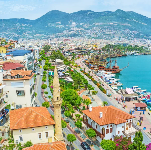 Alte alanya aus rotem turm — Stockfoto