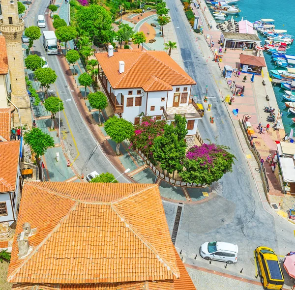 Die roten Dächer von alanya — Stockfoto