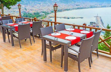 Alanya'da akşam yemeği
