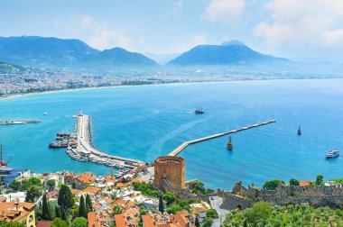 Deniz ve dağlar Alanya