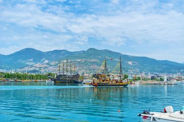 Alanya sahil boyunca