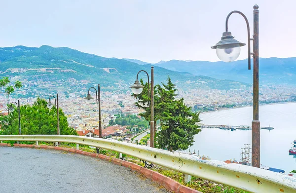 Alanya Kalesi giden yol