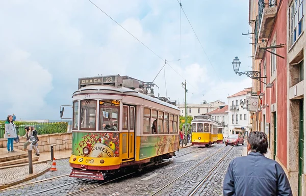 The trams in Alfama district of Lisbon — Stock Photo, Image