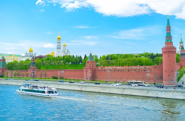 The embankment of Moskva River — Stock Photo, Image