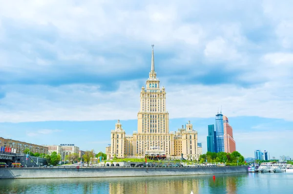 Het luxehotel in Moskou — Stockfoto