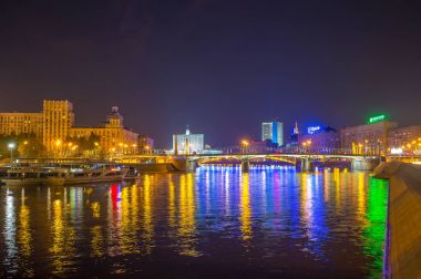 Gece Moskova renkleri