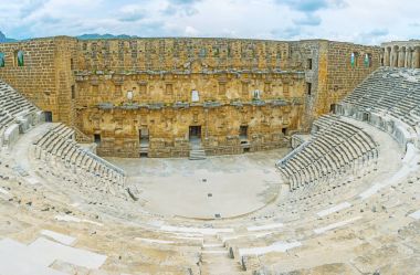 Aspendos amfi tiyatro kalıntıları