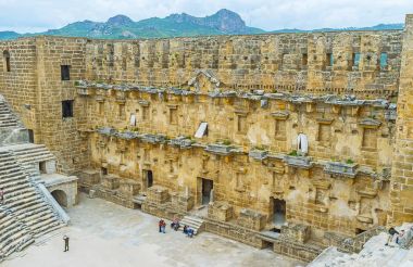 Aspendos amfitiyatro duvarları