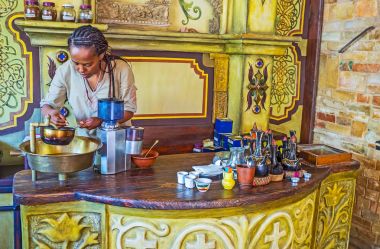 Ethiopean kahve töreni için hazırlamak