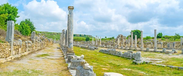 A rua com colunas, Perge — Fotografia de Stock