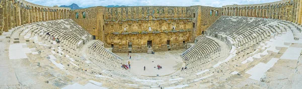 Da galeria superior do anfiteatro de Aspendos — Fotografia de Stock