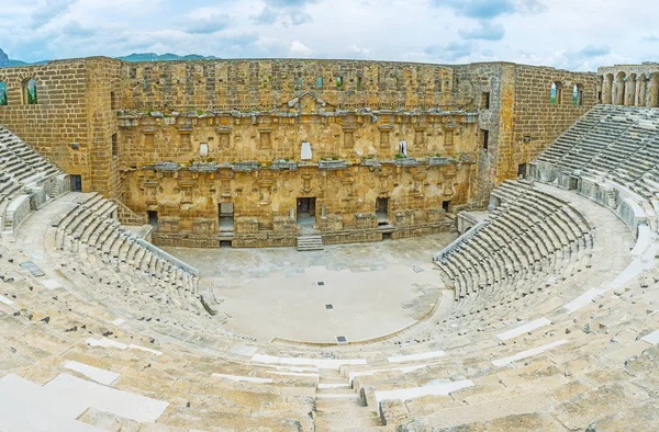 Aspendos 圆形剧场的废墟 — 图库照片
