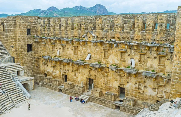 Na ścianach amfiteatr Aspendos — Zdjęcie stockowe