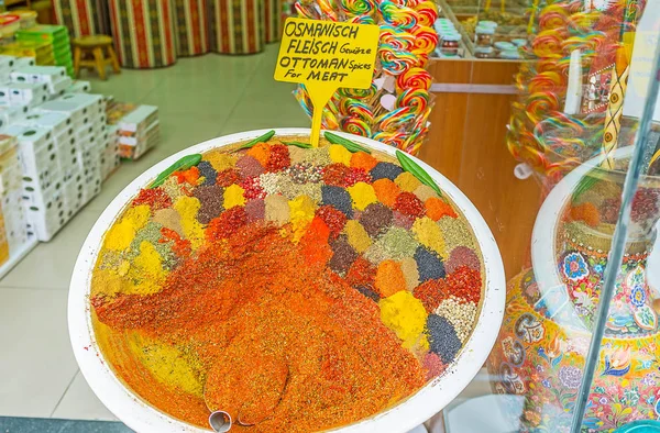 Baharat yan pazarında