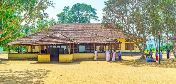 Adorateurs à Dematamal vihara — Photo