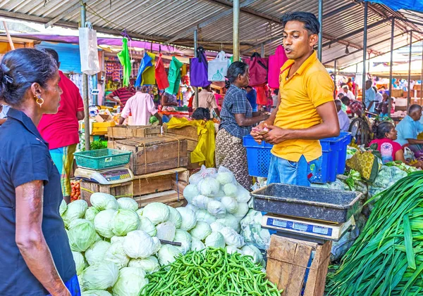 Actividad en el mercado de Wellawaya — Foto de Stock