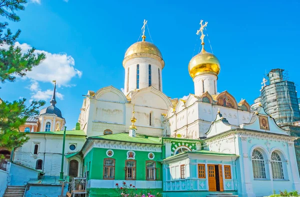 Церкви и часовни Сергиевой Лавры — стоковое фото