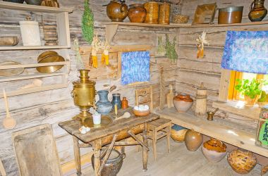Mutfakta eski ahşap evi, Suzdal