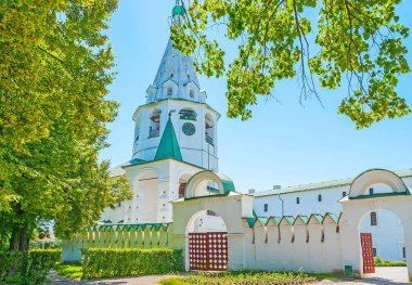 Suzdal Kremlin girişinde
