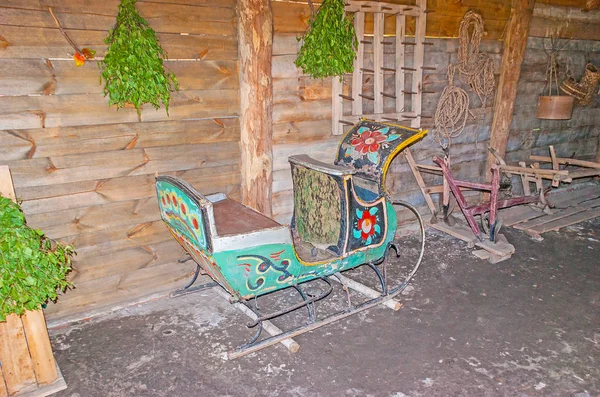 En el porche interior de la izba rusa, Suzdal — Foto de Stock