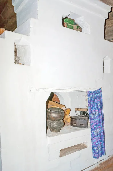 Il vecchio forno russo in izba, Suzdal — Foto Stock