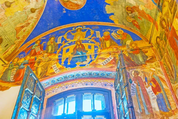 The painted Nativity Cathedral in Suzdal Kremlin — Stock Photo, Image