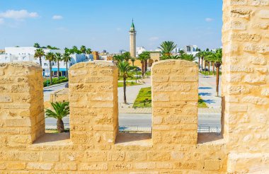 Ribat, Monastir 'in siperinden.