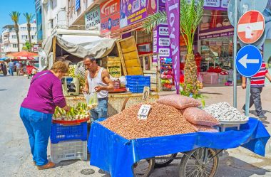 Cuma Pazar Antalya'da