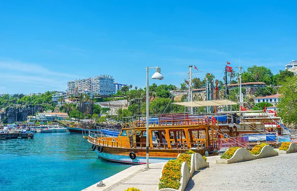 Os barcos de recreio em Antalya — Fotografia de Stock
