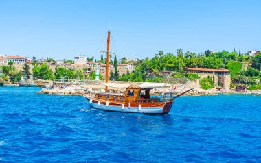 Antalya kıyı boyunca romantik geziler