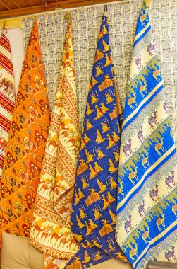 Antalya pazarında Türk sofra