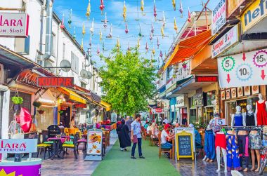 Antalya'da alışveriş keyfini çıkarın