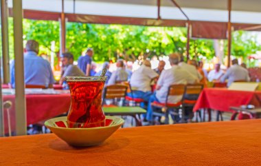 Antalya çay evinde çay bardak