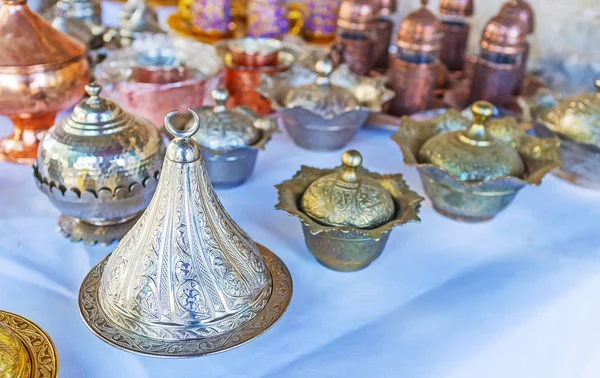 Türkische Metallzuckerschalen, Antalya-Markt — Stockfoto
