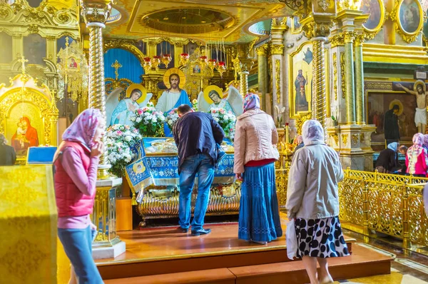 Buigen voordat pictogram van Dormition van de Maagd Maria — Stockfoto