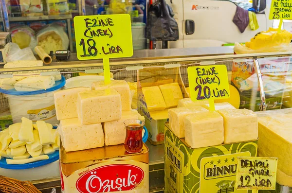 Fromagerie au marché d'Antalya — Photo